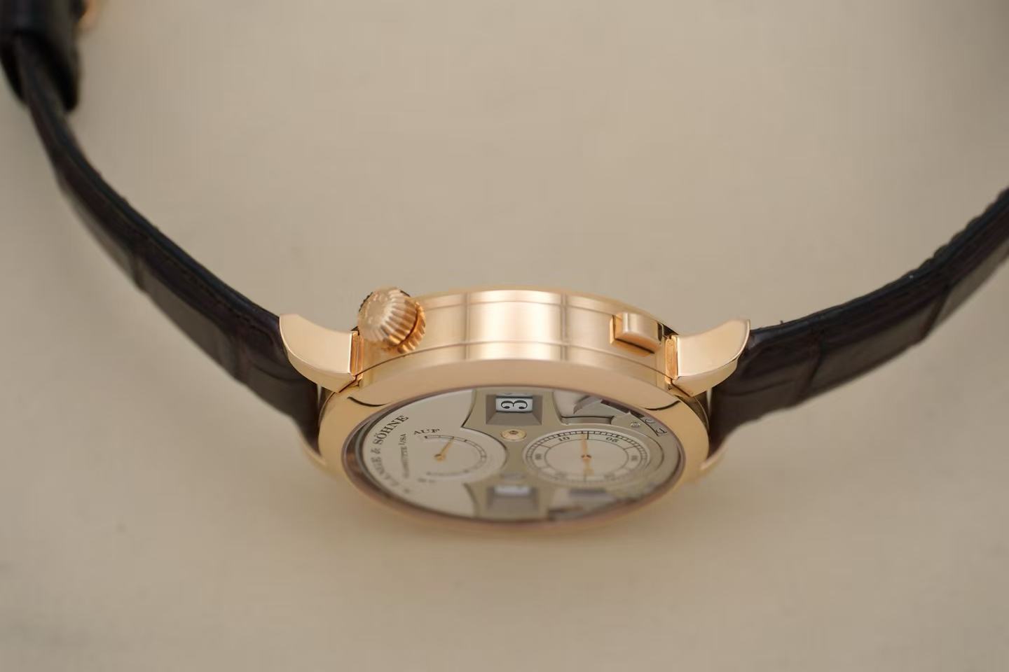✦ A. Lange & Söhne Owl 145.032 44.2mm 18K Rose Gold Jumping Marker, Winding Manual Mechanical