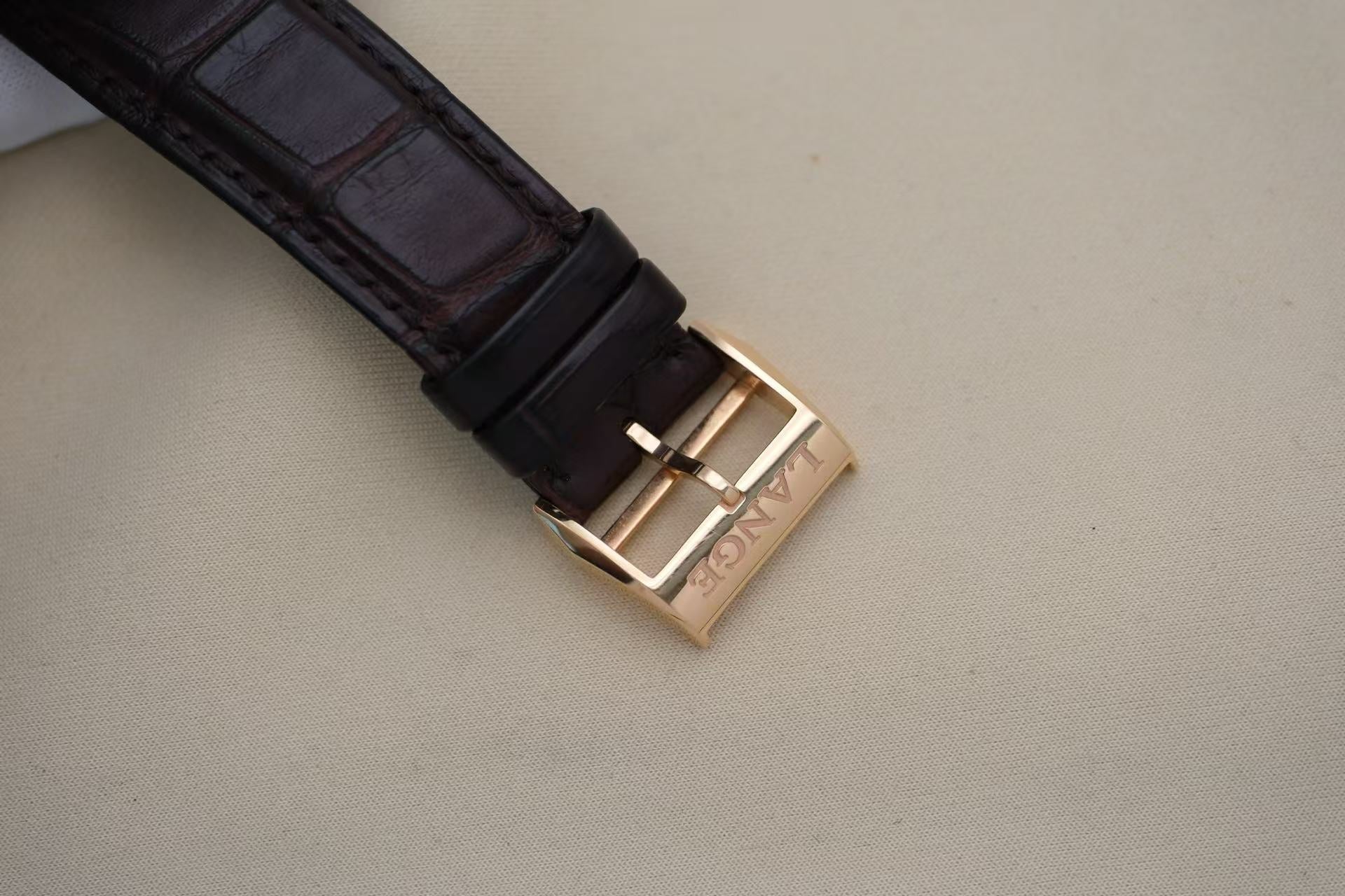 ✦ A. Lange & Söhne Owl 145.032 44.2mm 18K Rose Gold Jumping Marker, Winding Manual Mechanical