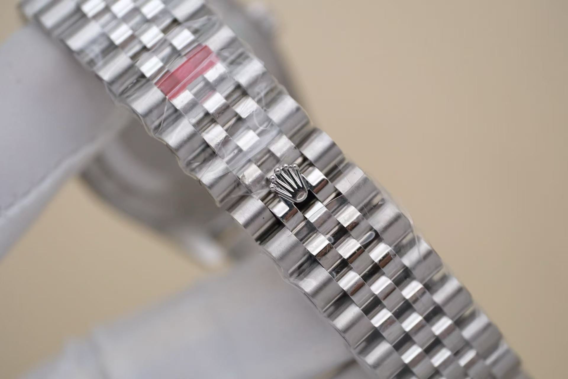 ✦ 劳力士 Rolex 日志型 116234 36毫米 18K白金圈 罗马字 全膜未使用