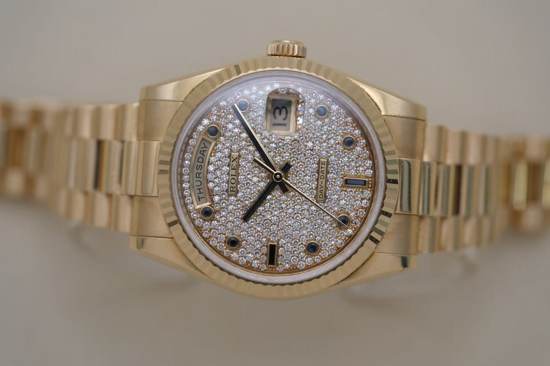 ✦ Rolex Day-Date 36 m118238 18K Gold Rare Crystal with Green and Blue Sapphire Octopus Eye