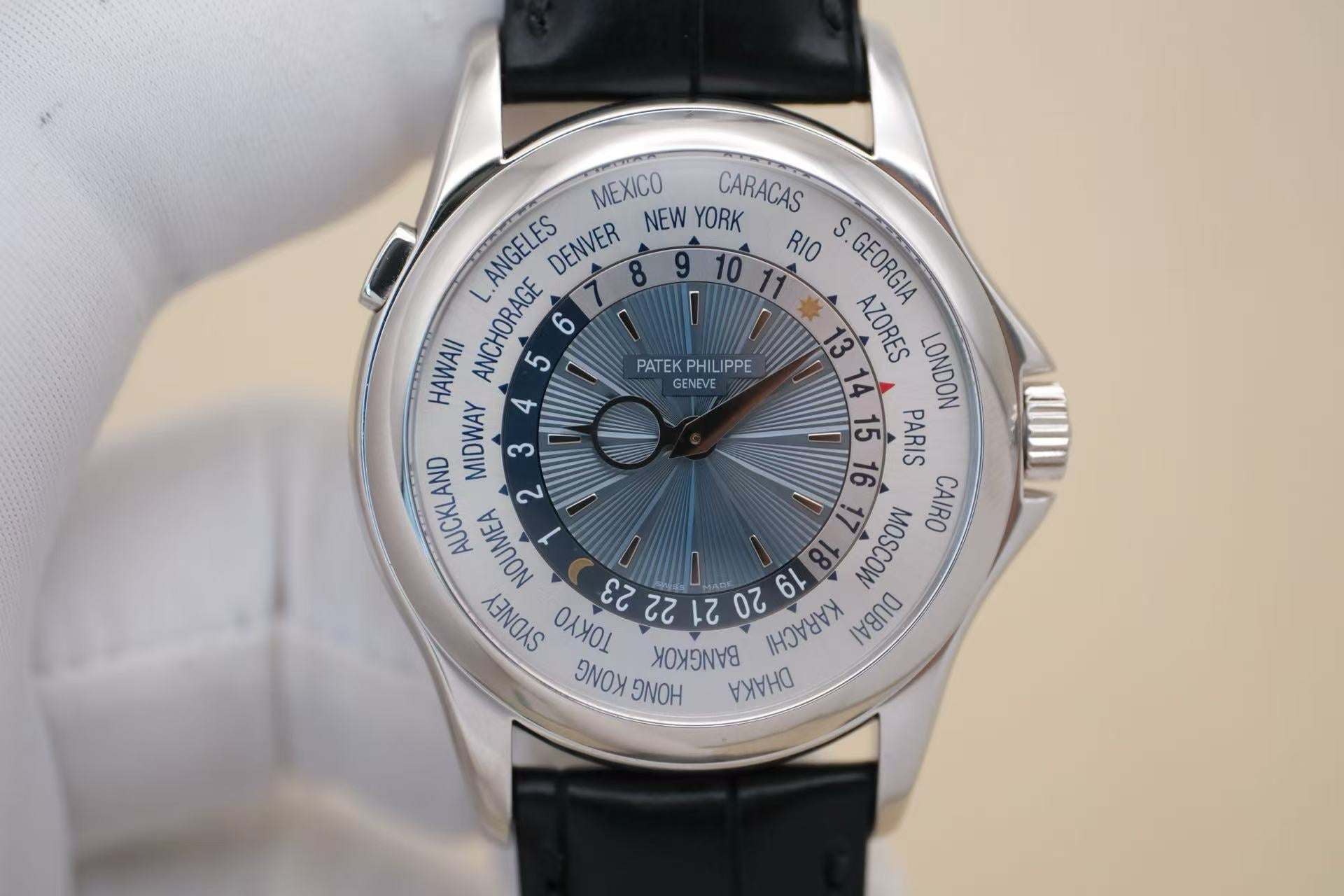 ✦ Patek Philippe Complications Timepiece 5130P 39.5mm 950 Platinum World Time
