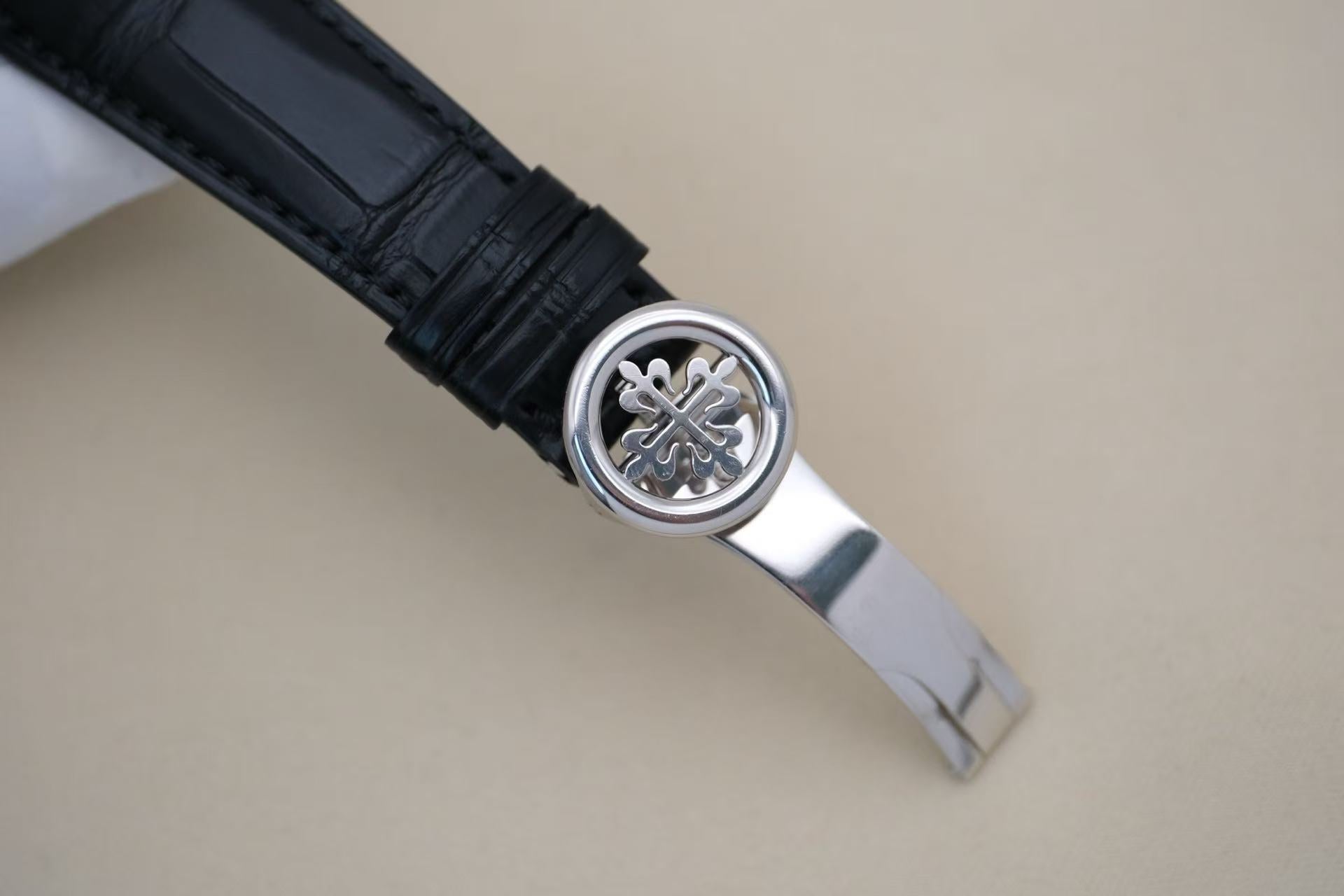 ✦ Patek Philippe Complications Timepiece 5130P 39.5mm 950 Platinum World Time