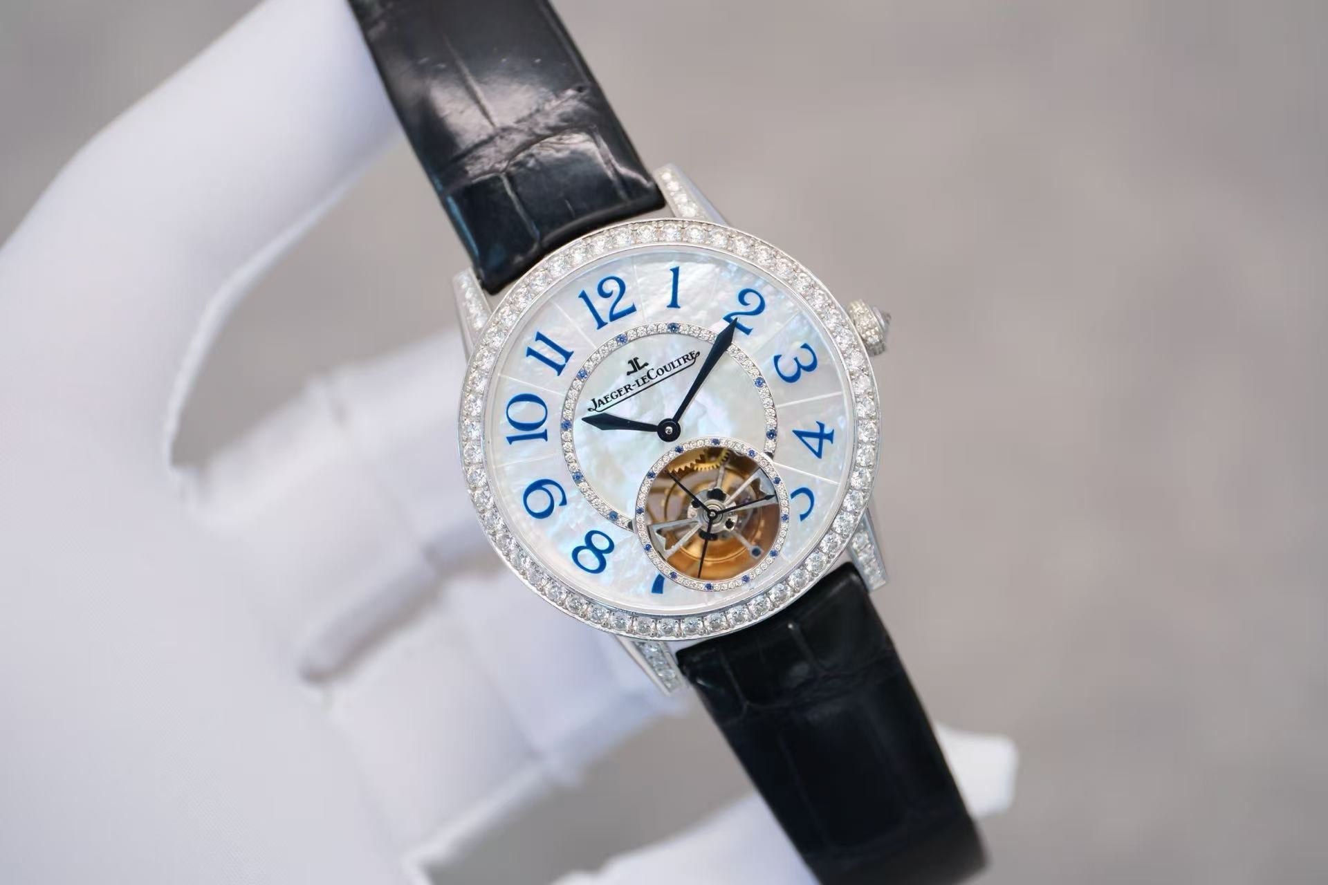 ✦ Jaeger-LeCoultre Rendez-Vous Collection Q3413408 18K White Gold Tourbillon with Full Diamond Mother-of-Pearl Disc