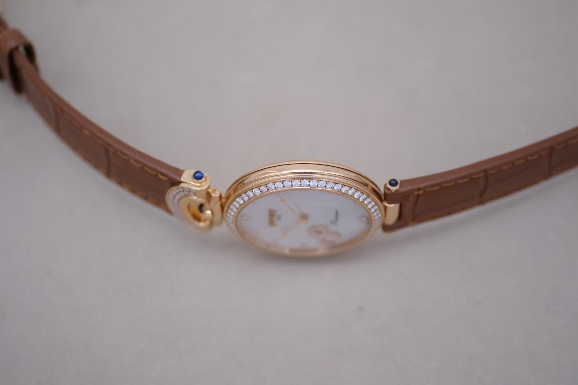 ✦ 播威 BOVET 1822 Fleurier 34毫米 18K玫瑰金 镶钻 贝母盘 自动机械