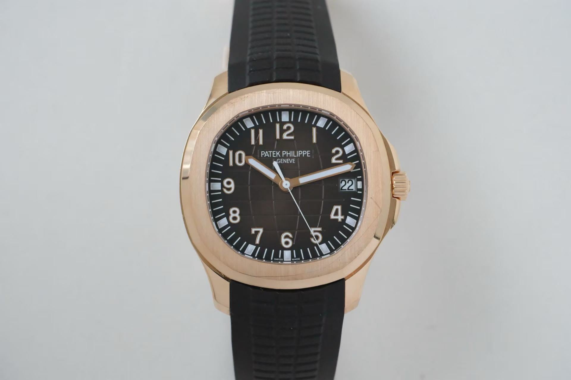 ✦ Patek Philippe Aquanaut 5167R-001 40mm 18K Rose Gold, 2017 China Import Full Set