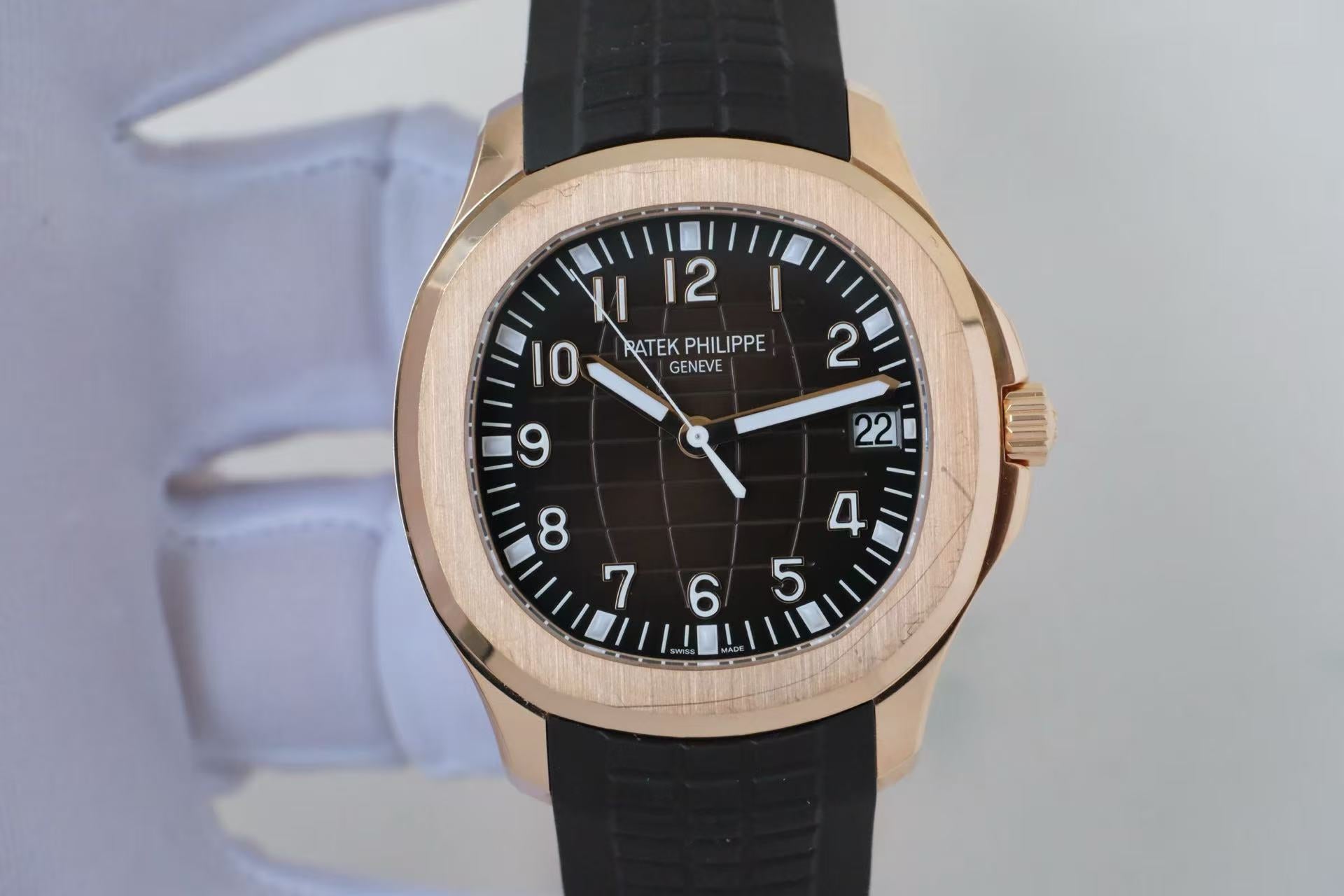 ✦ Patek Philippe Aquanaut 5167R-001 40mm 18K Rose Gold, 2017 China Import Full Set