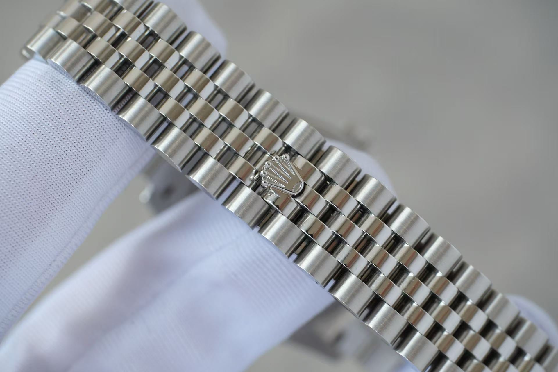 ✦ 劳力士 Rolex 日志型 Datejust 31mm 278274 白贝母钻刻 18K白金狗牙圈 2025年全套