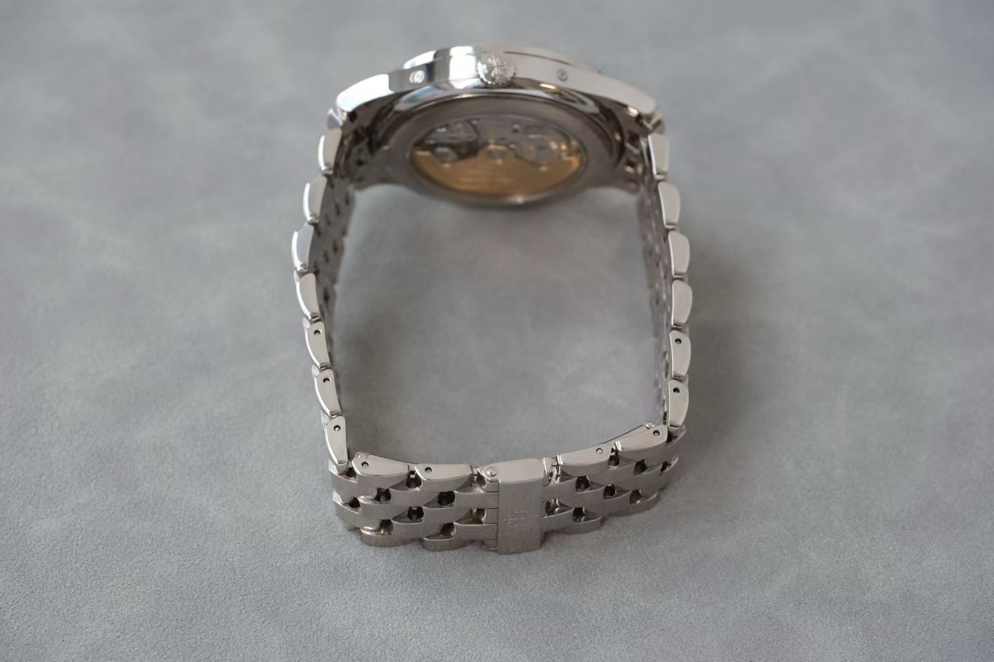 ✦ Patek Philippe Complications 5396/1G-001 38mm 18K White Gold Annual Calendar Watch with Blue Dial