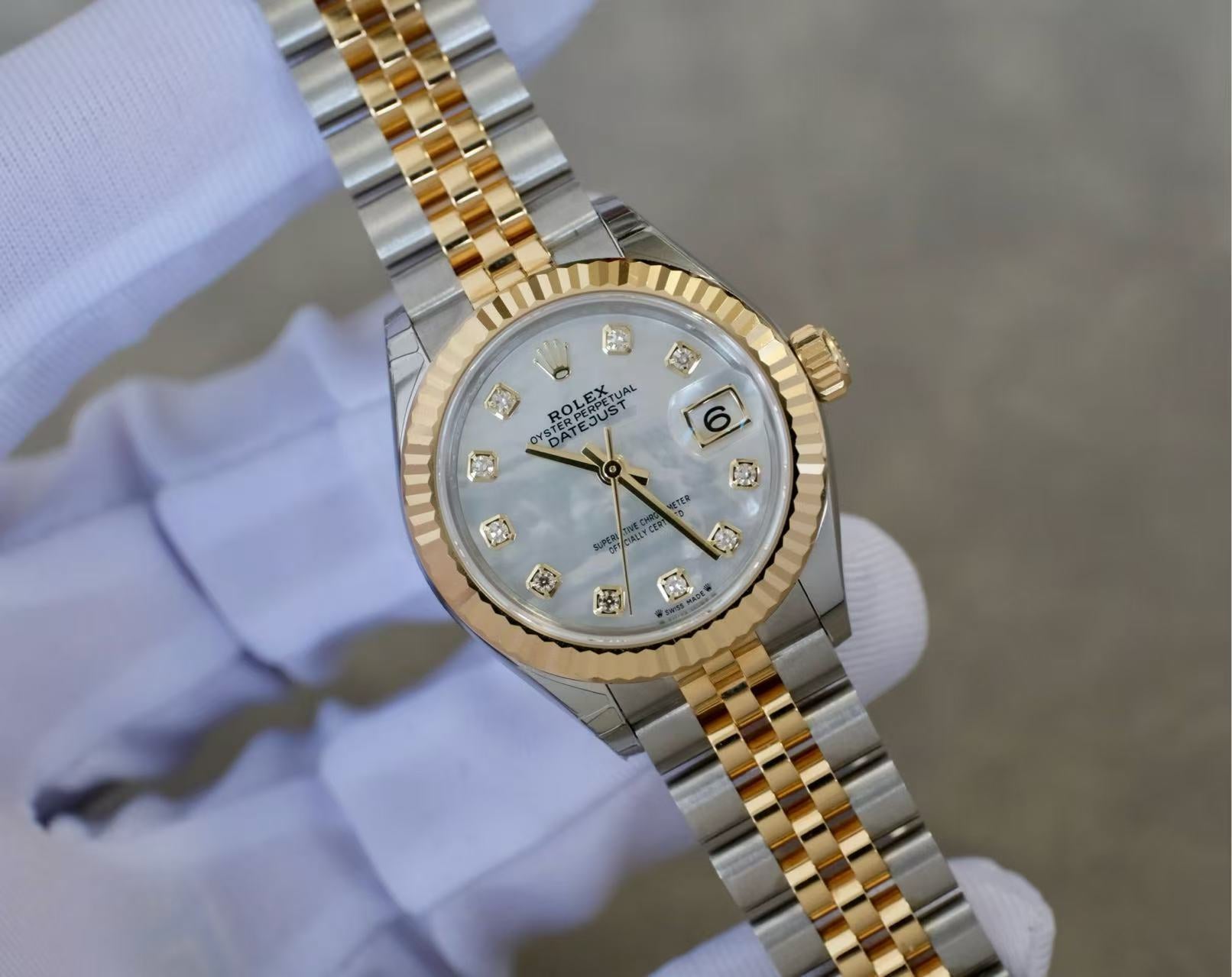 ✦ 劳力士 Rolex 女装日志型 279173 贝母钻刻 28毫米 18K黄金间金 2022年全套极品