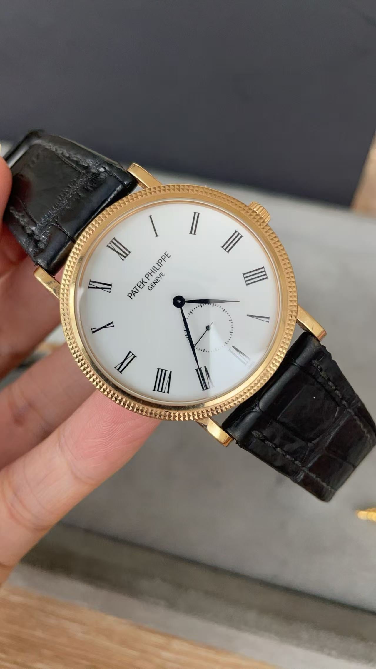 ✦ 百达翡丽 Patek Philippe 古典表系列 Calatrava 36毫米 18K玫瑰金 巴黎钉纹 5119R-001