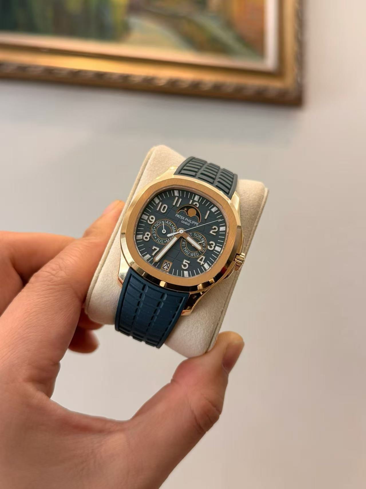 ✦ Patek Philippe Aquanaut 5261R-001 Annual Calendar Watch, 18K Rose Gold, Blue-Grey Dial, 2025 Complete Set