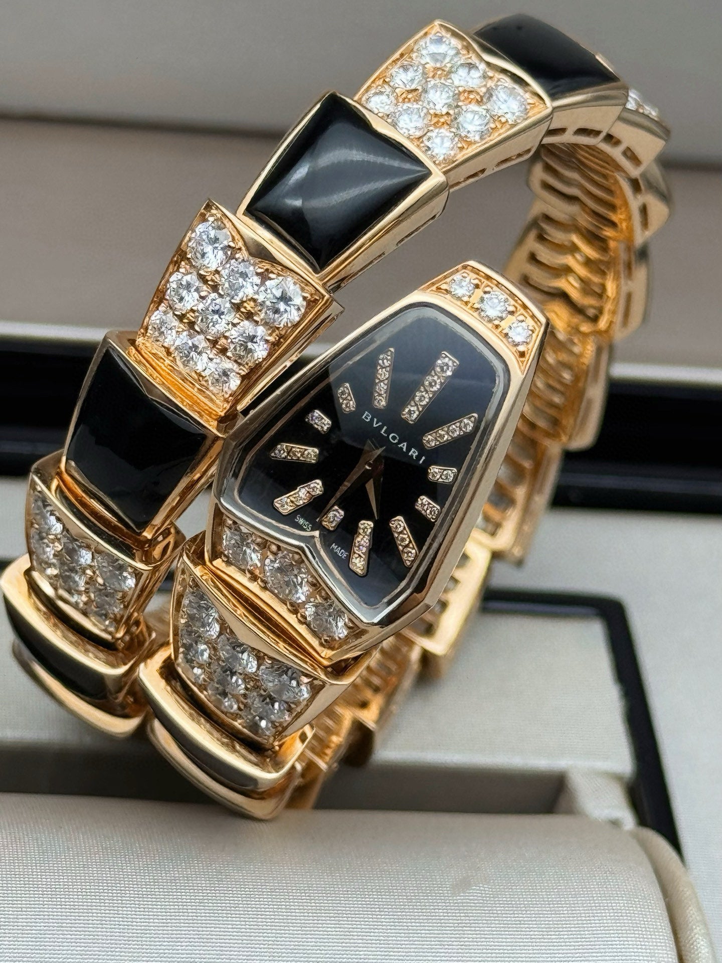 宝格丽 Bvlgari Serpenti系列 101790 26毫米 18K玫瑰金镶钻 石英女表 99新单表