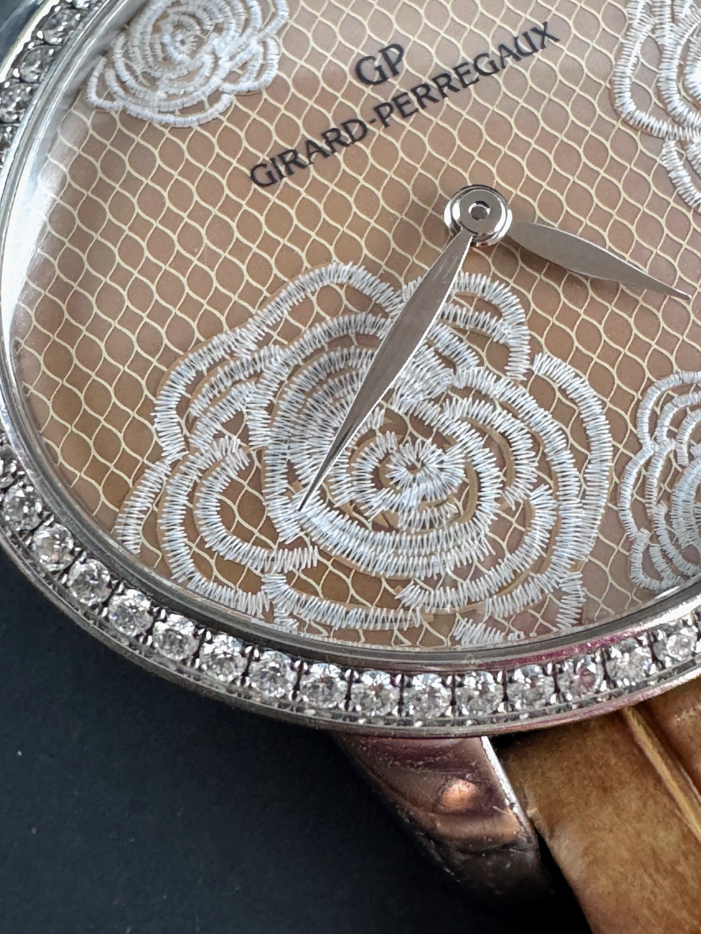 芝柏 Girard-Perregaux 猫眼系列 80476D11A801-CK8A 精钢镶钻 自动机械 2022年全套98新
