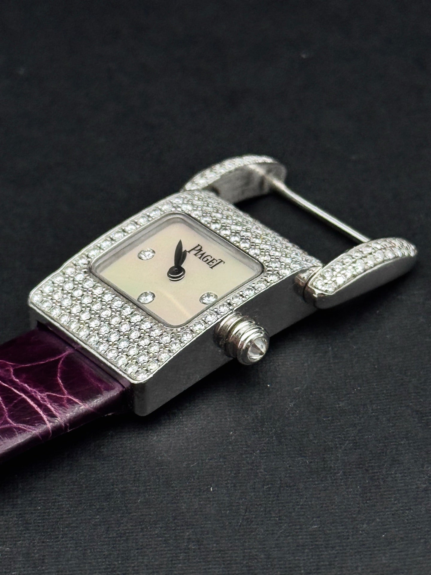 Piaget Limelight Gala series G0A25022 18K white gold diamond-set 24mm quartz ladies' watch, 98% new, single watch.