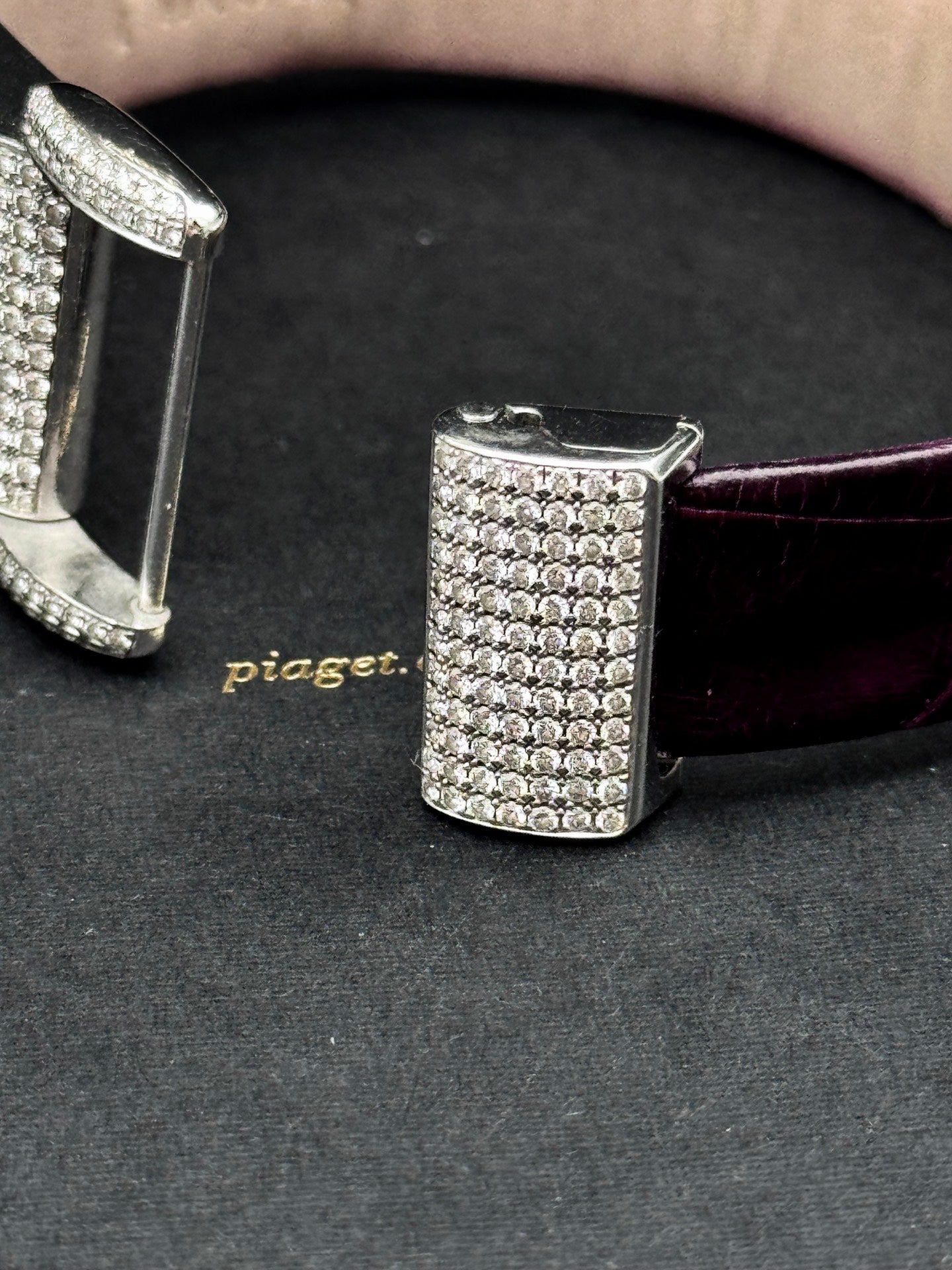 Piaget Limelight Gala series G0A25022 18K white gold diamond-set 24mm quartz ladies' watch, 98% new, single watch.