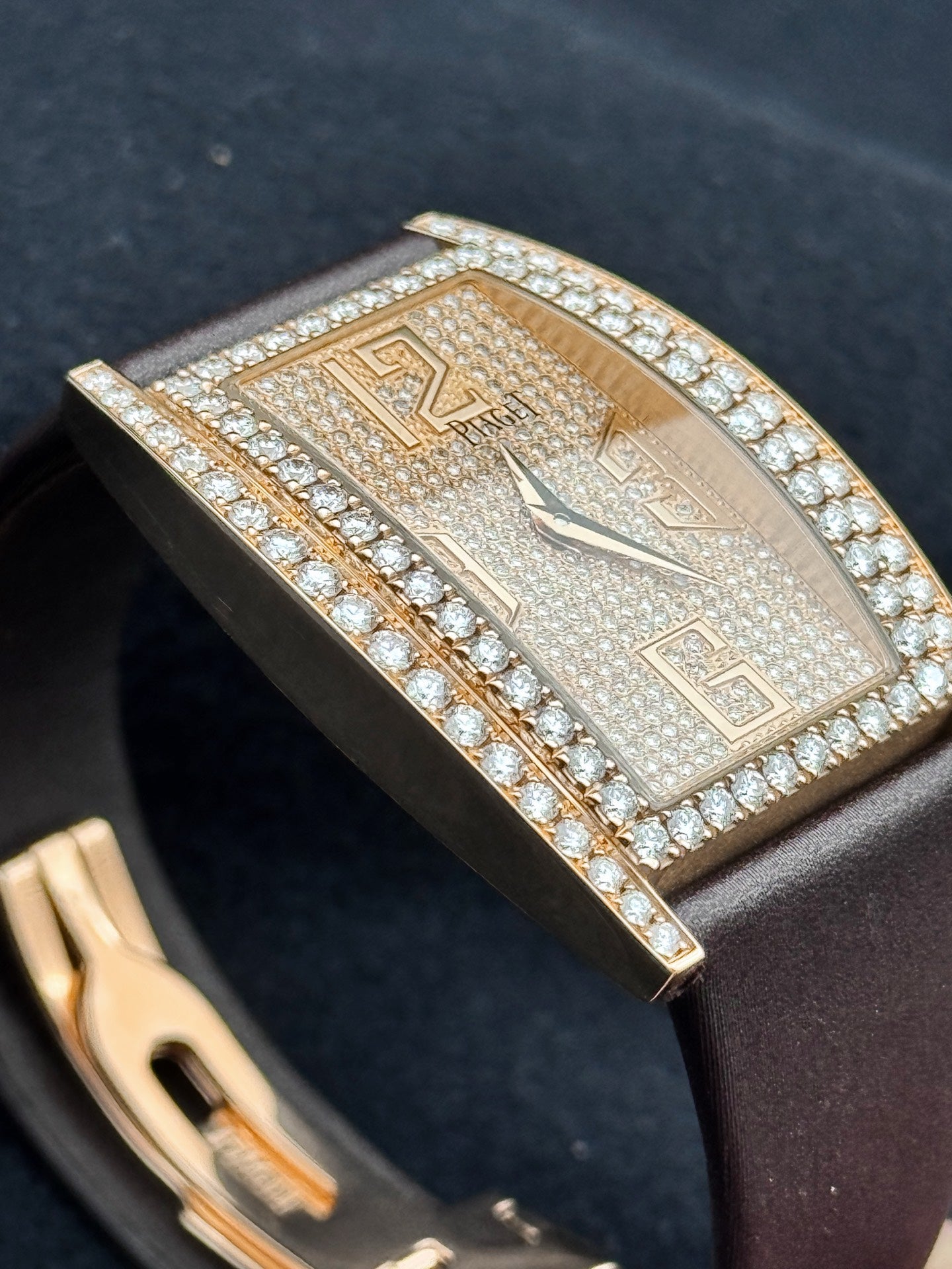 伯爵 Piaget Limelight Gala系列 G0A33090 18K玫瑰金镶钻 满天星 27毫米 石英女表 99新单表