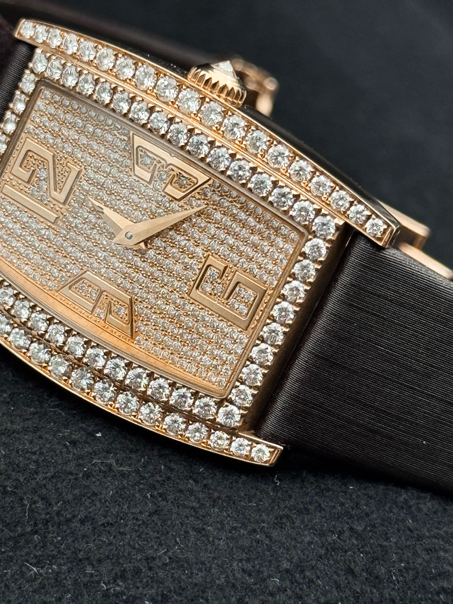 伯爵 Piaget Limelight Gala系列 G0A33090 18K玫瑰金镶钻 满天星 27毫米 石英女表 99新单表