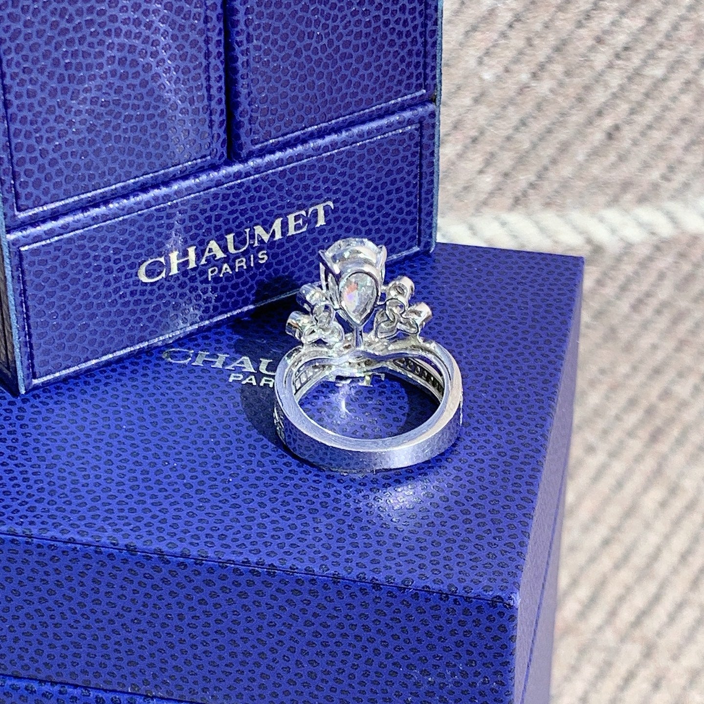 Chaumet Josephine Heron Collection 2.01-carat pear-shaped diamond ring, E color, VVS2, size 50, 2022, complete set in stock.