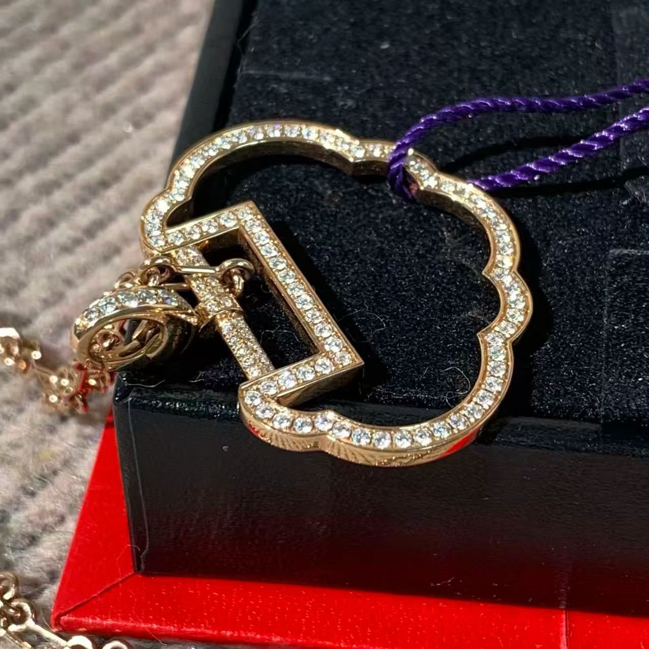 Qeelin Yu Yi series 18K rose gold full diamond large Ruyi lock necklace with bamboo chain, 2023 complete set in stock.