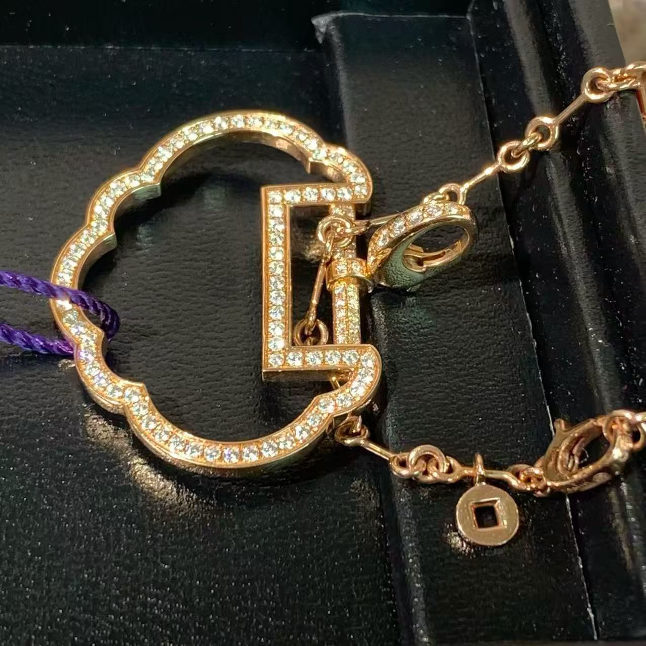 Qeelin Yu Yi series 18K rose gold full diamond large Ruyi lock necklace with bamboo chain, 2023 complete set in stock.