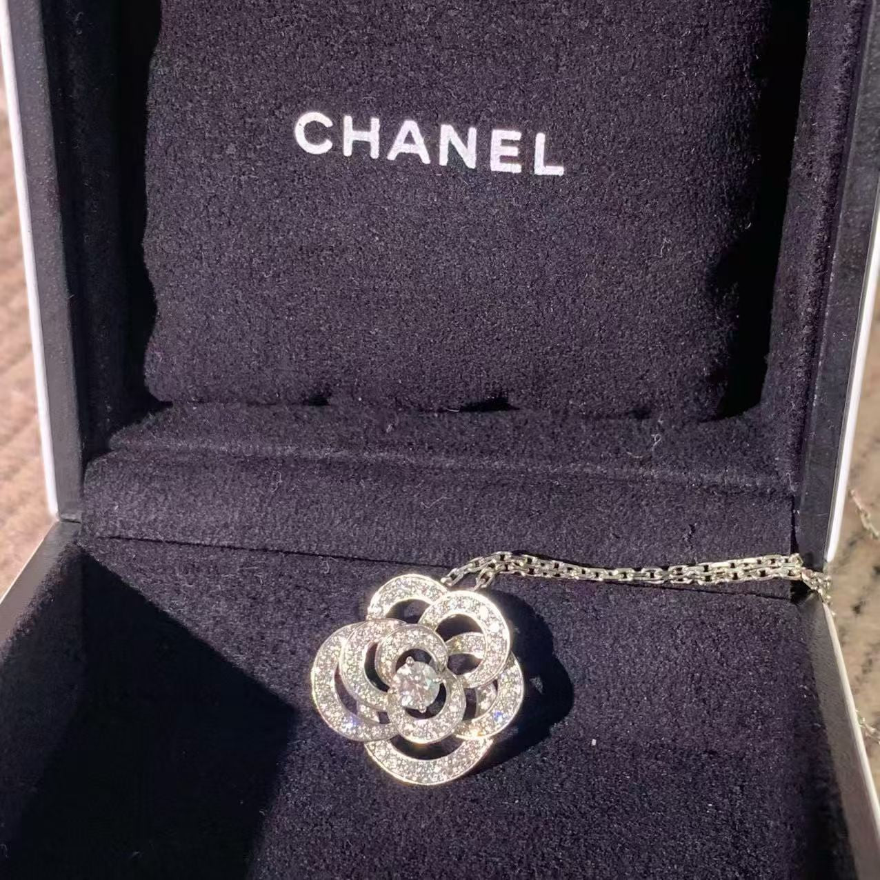 Chanel Camélia collection 18K white gold full diamond necklace, purchased in 2025, complete set H260131