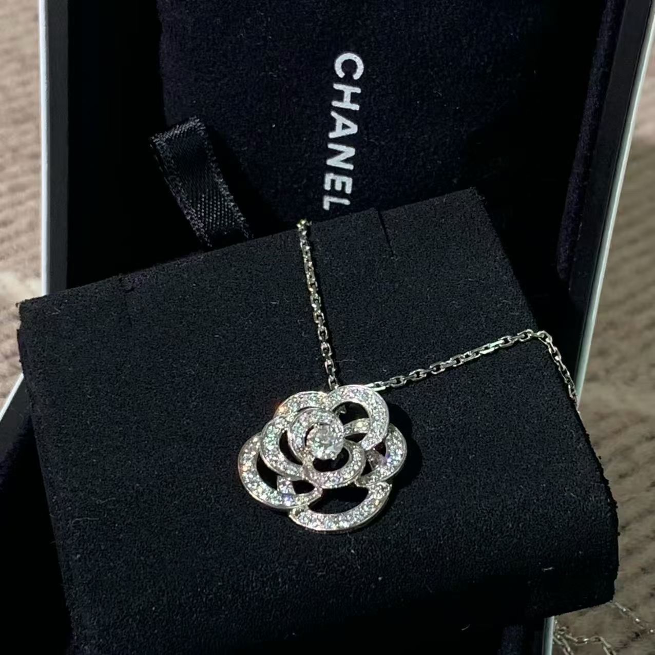 Chanel Camélia collection 18K white gold full diamond necklace, purchased in 2025, complete set H260131