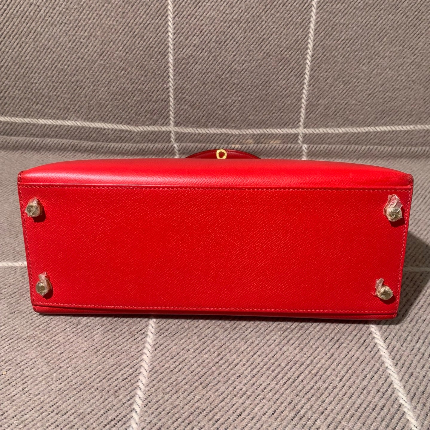 ✦ Hermès Kelly 28 bag, classic red Epsom leather, gold hardware with Q engraving (perfect complete set)