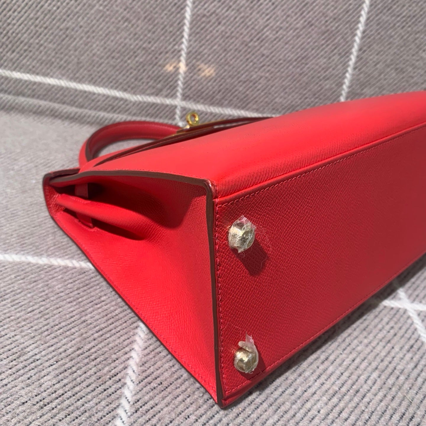 ✦ Hermès Kelly 28 bag, classic red Epsom leather, gold hardware with Q engraving (perfect complete set)