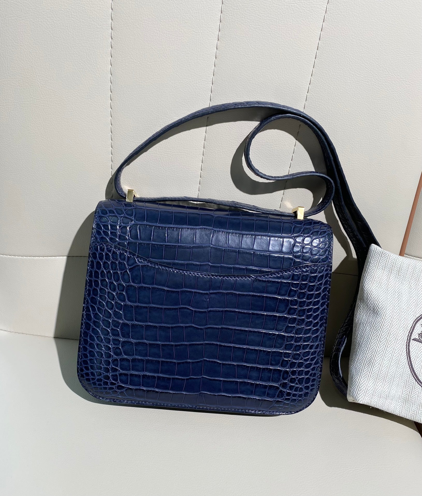 ✦ 爱马仕 Hermès Constance 19 康康包 靛蓝色 雾面鳄鱼皮 金扣 Z刻 (全新带票/顶级稀有皮)
