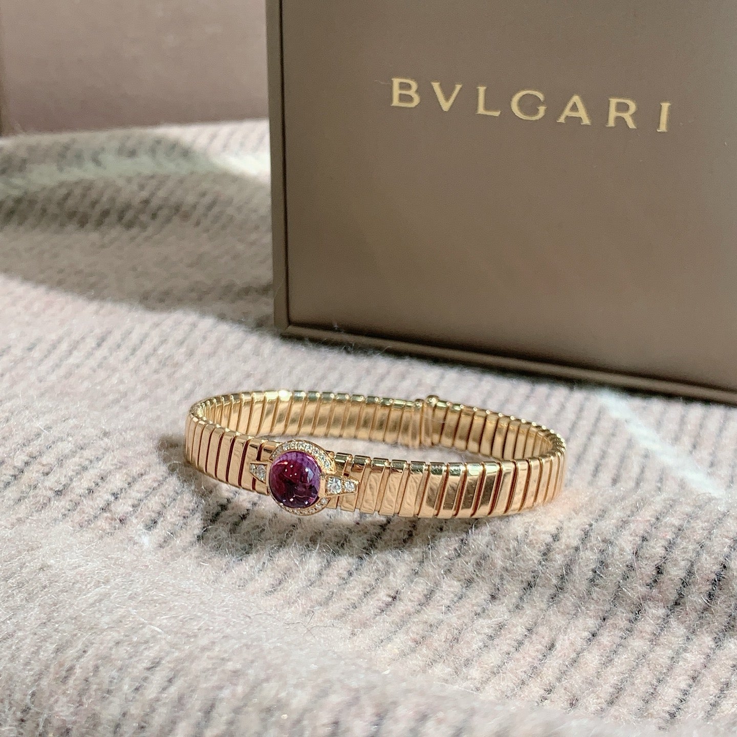 ✦ BVLGARI Tubogas Collection 18K Rose Gold Pavé Amethyst Flex Bangle, Size M (2022 Full Set/Gold Weight 42g)