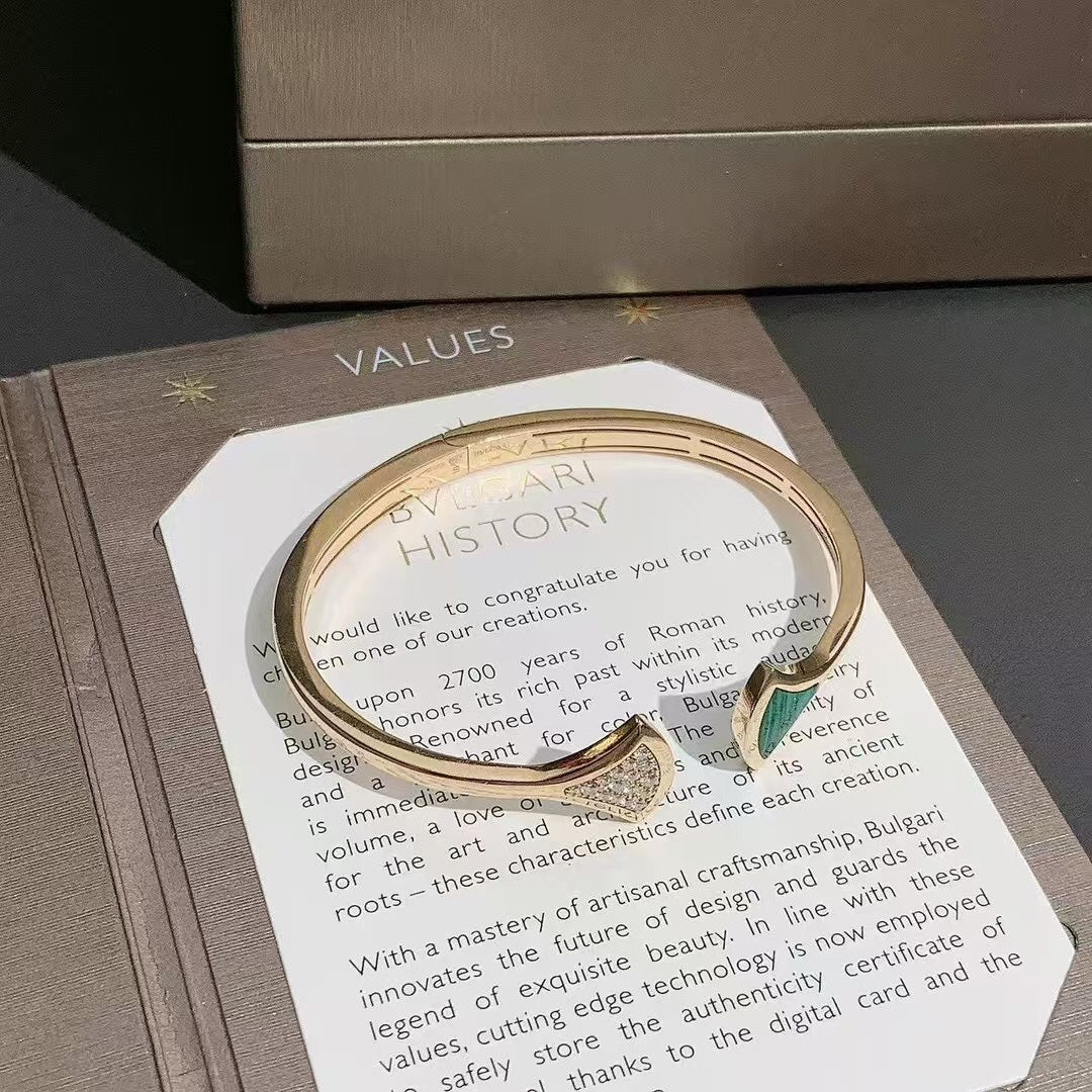 ✦ BVLGARI DIVAS' DREAM Collection 18K Rose Gold Pavé Diamond and Malachite Fan Bracelet, Size S (Complete Set, 2021)