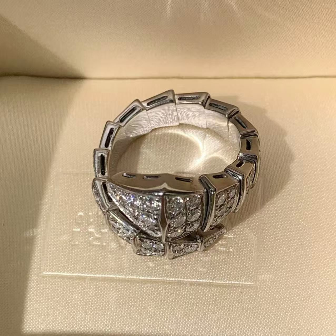 ✦ BVLGARI SERPENTI VIPER 18K white gold pavé diamond snake head ring, size S (complete set, 2023)