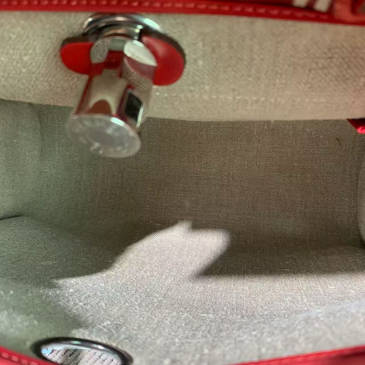 ✦ Hermès Herbag 31, red striped patchwork toile canvas with silver hardware and D-stamp (with complete set and invoice/classic preppy style)