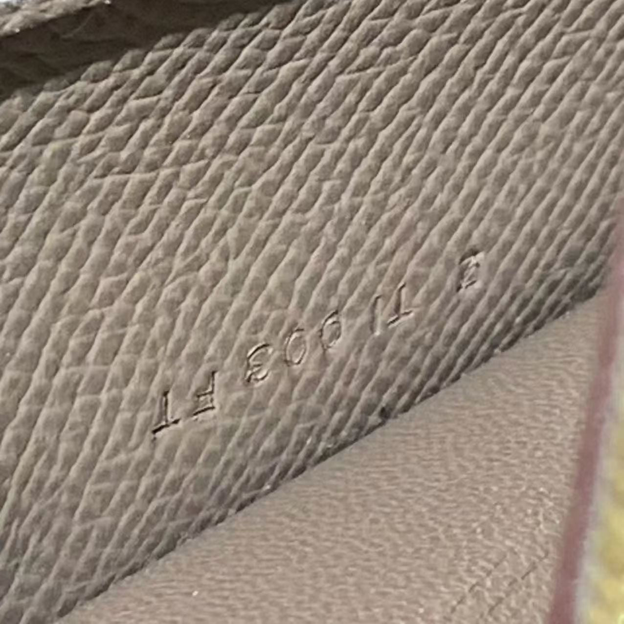 ✦ Hermès Kelly Wallet To Go, Elephant Grey Epsom Leather with Gold Buckle and Z Engraving (Classic Elephant Grey)