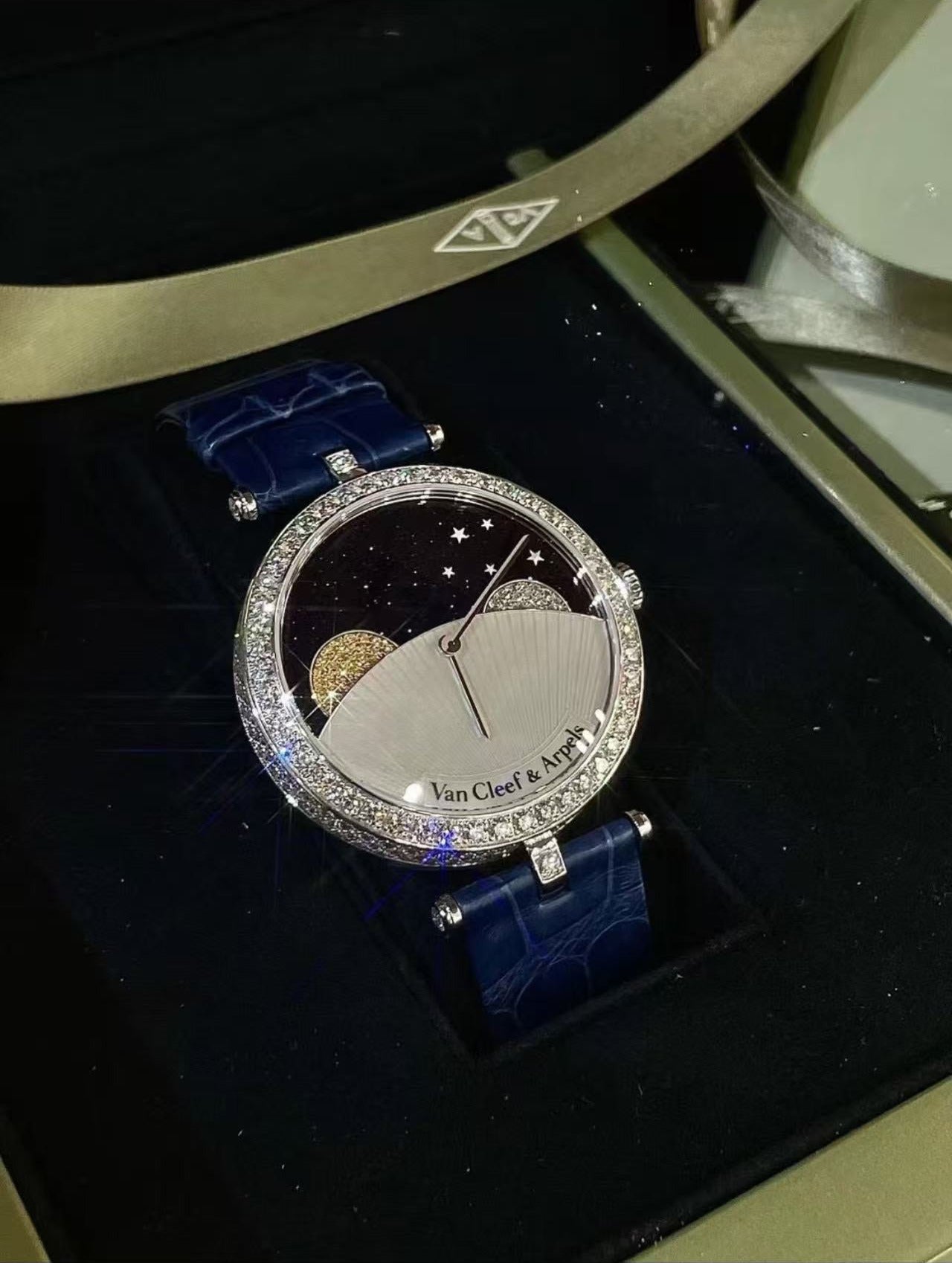 ✦ Van Cleef & Arpels Poetic Complications VCARN25800 18K White Gold Day/Night Display Watch, Fully Refurbished