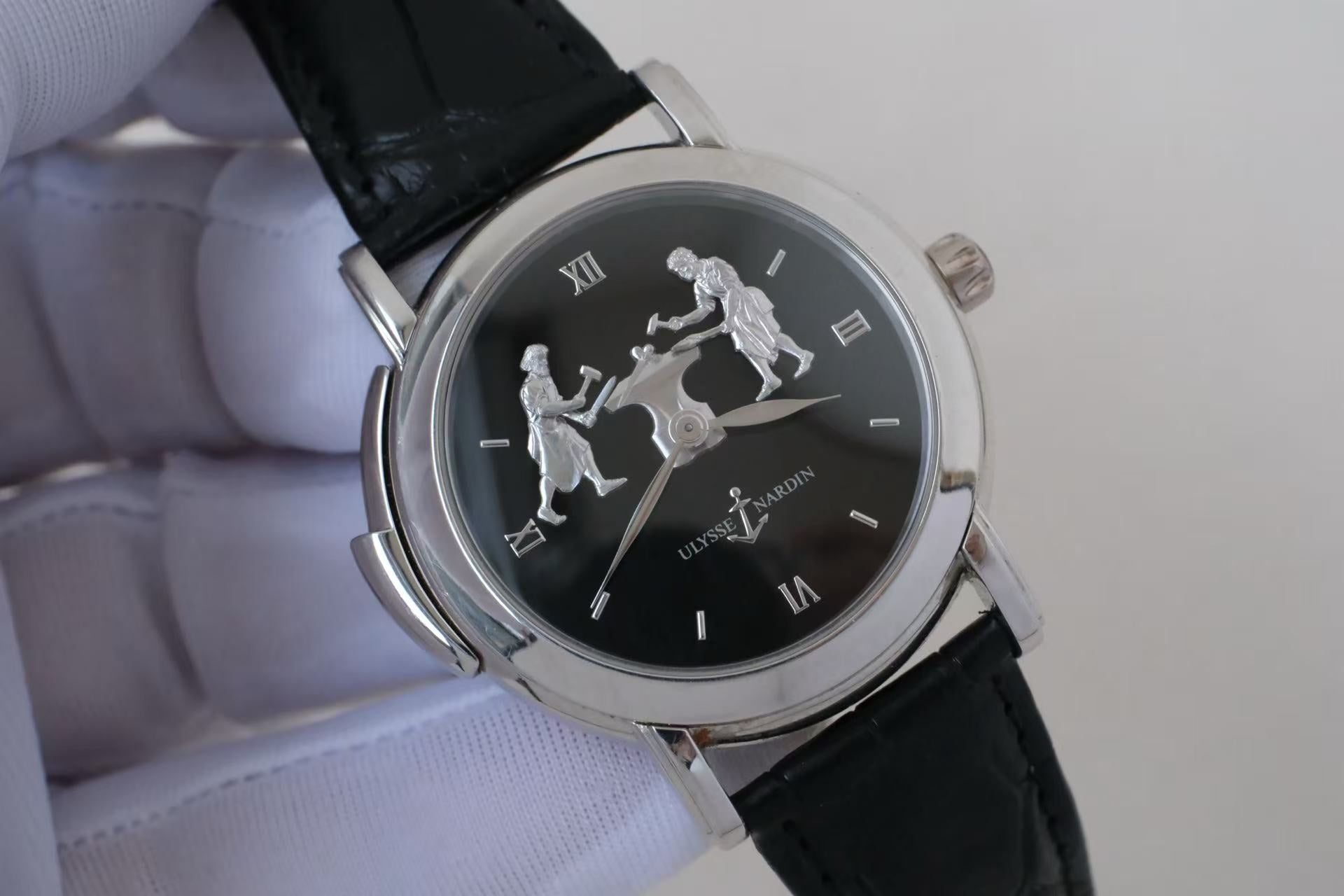 ✦ 劳力士 Rolex 星期日历型 36毫米 18K白金 樱桃红盘 皮带款