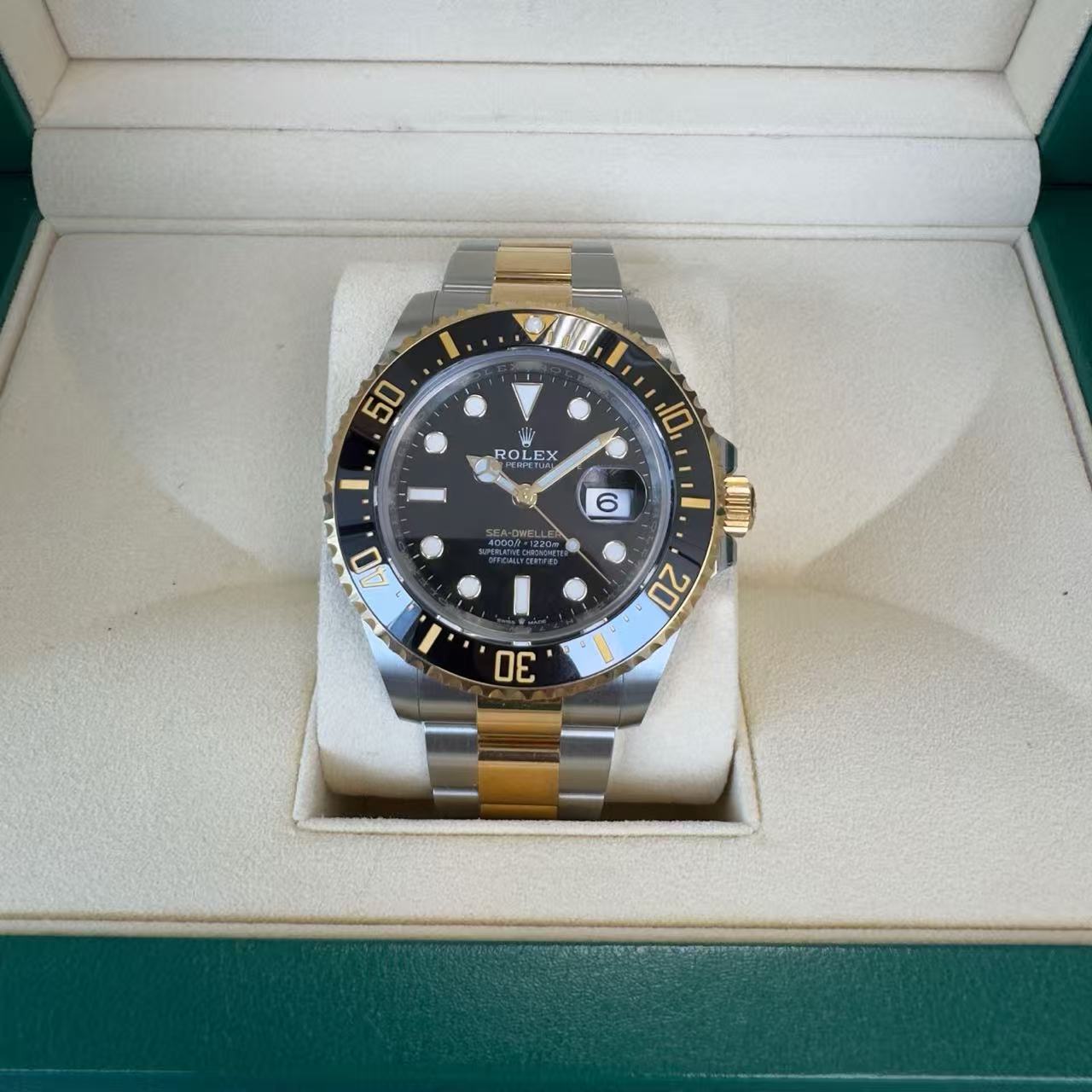 ✦ 劳力士 Rolex 海使型 43毫米 间金(18K黄金/钢) 126603-0001