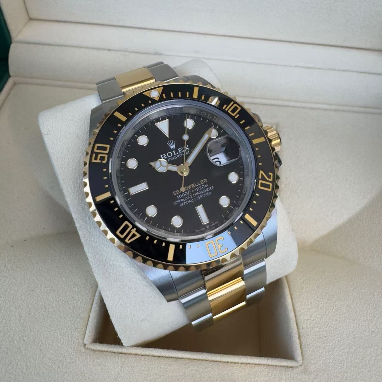 ✦ 劳力士 Rolex 海使型 43毫米 间金(18K黄金/钢) 126603-0001