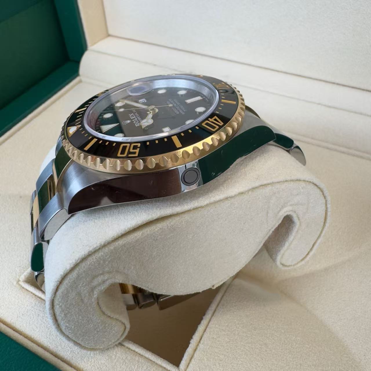 ✦ 劳力士 Rolex 海使型 43毫米 间金(18K黄金/钢) 126603-0001