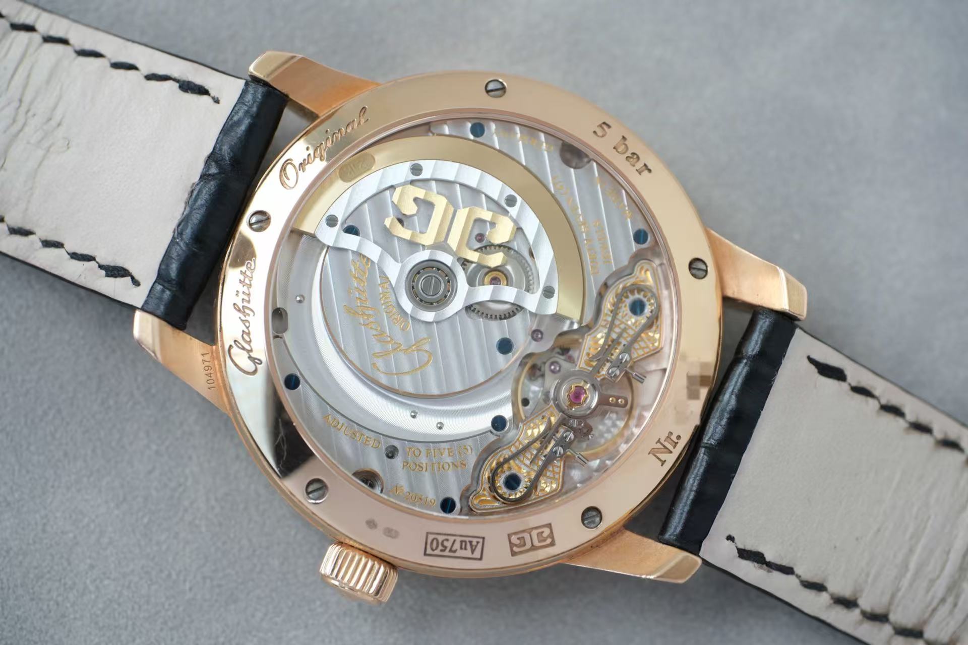 ✦ 格拉苏蒂原创 Glashütte Original 偏心系列 40毫米 18K玫瑰金 月相腕表