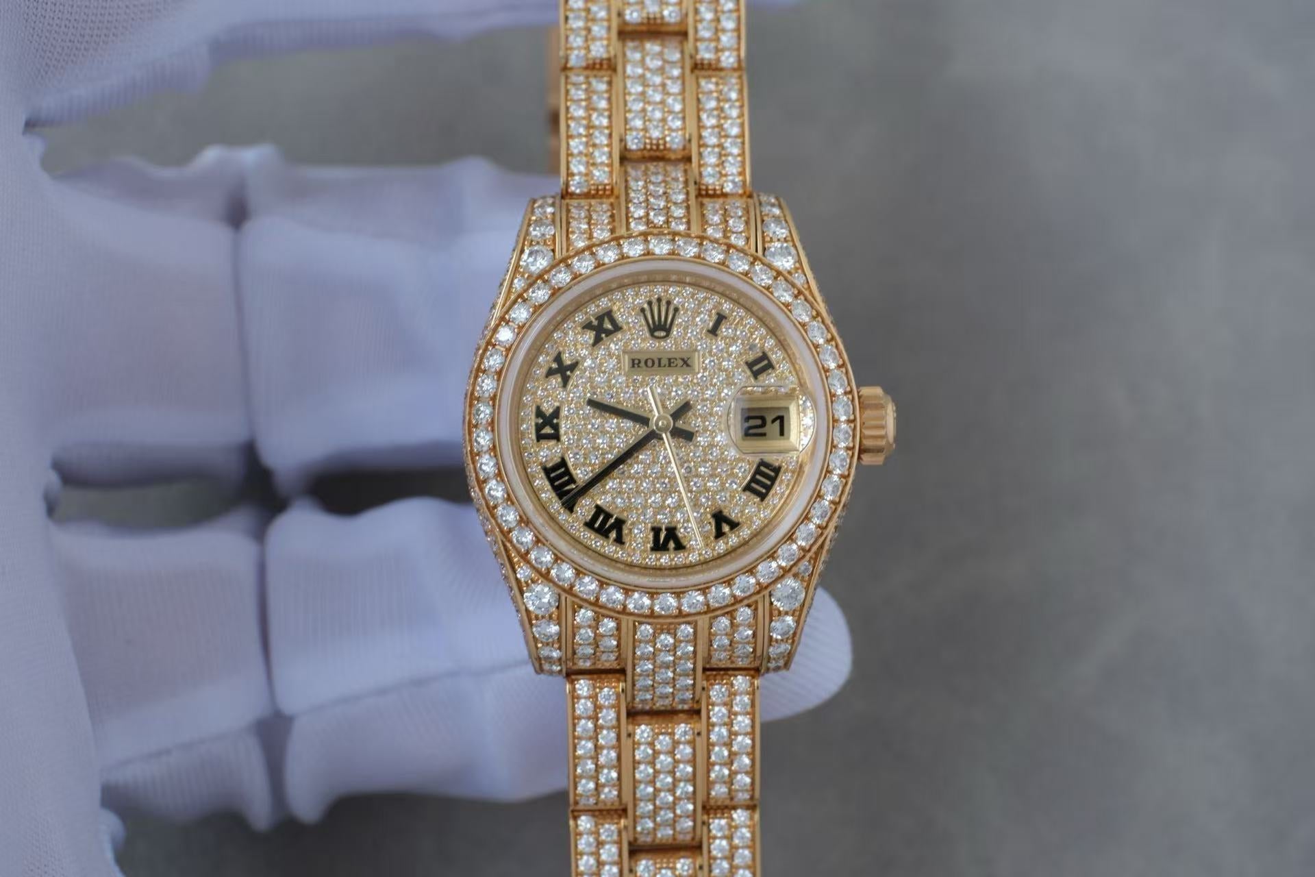 ✦ Rolex Women's Datejust 26mm 18K Gold Diamond-Studded Watch, Original Fully Diamond-Studded, 179458