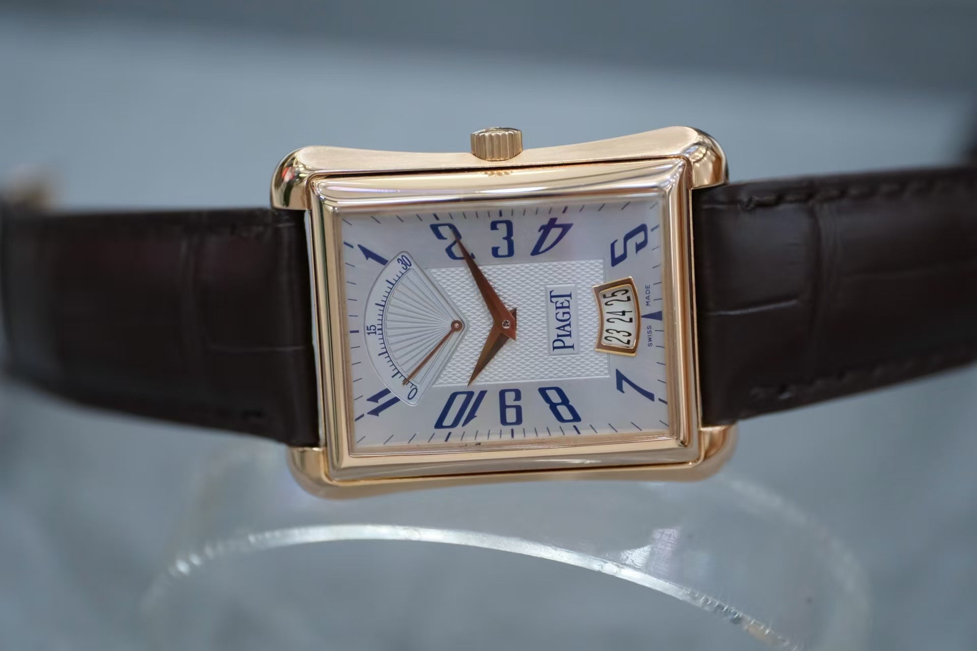 ✦ 伯爵 Piaget 黑带系列 18K玫瑰金 GOA28071 30秒飞返功能腕表