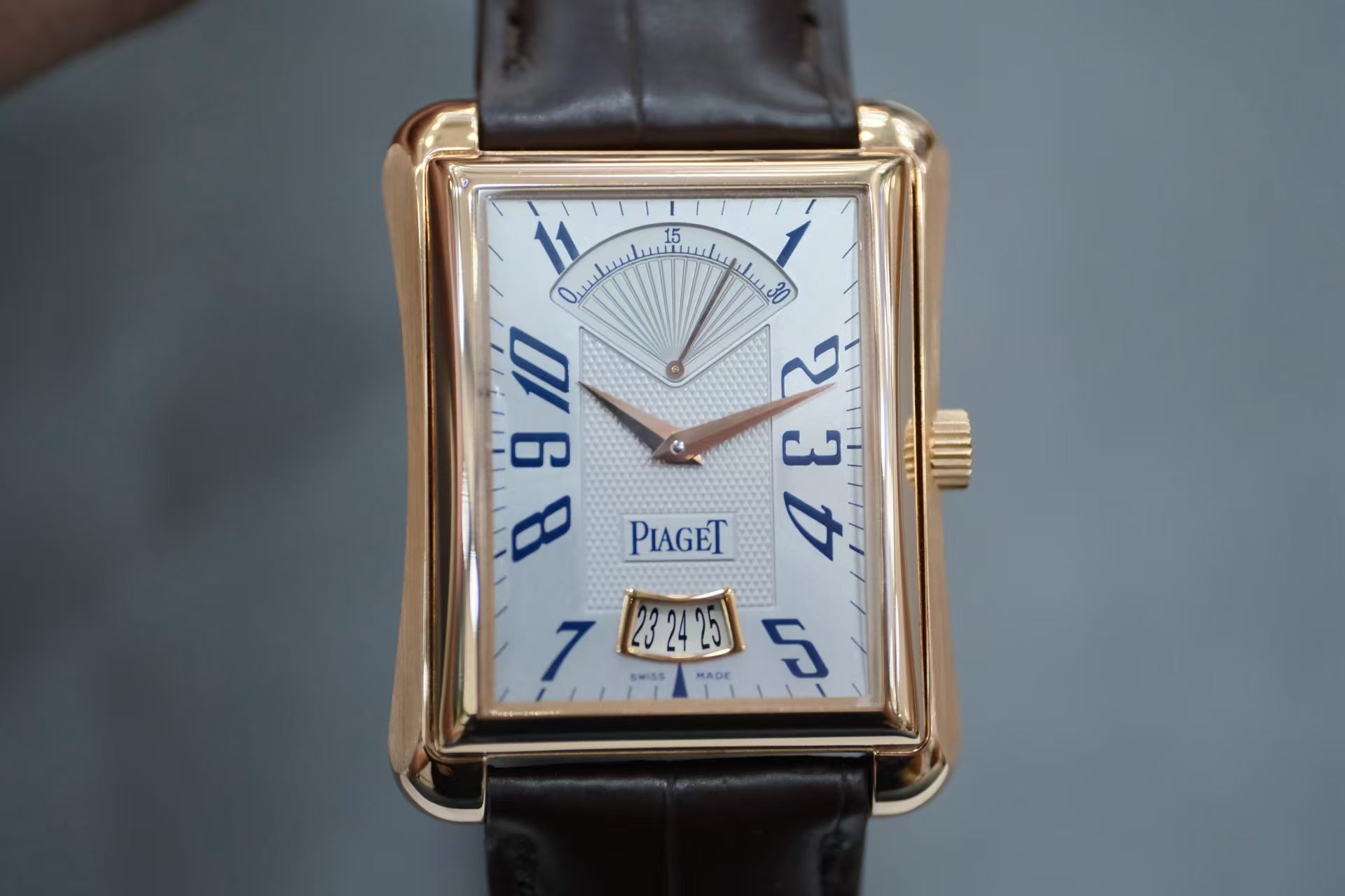 ✦ 伯爵 Piaget 黑带系列 18K玫瑰金 GOA28071 30秒飞返功能腕表