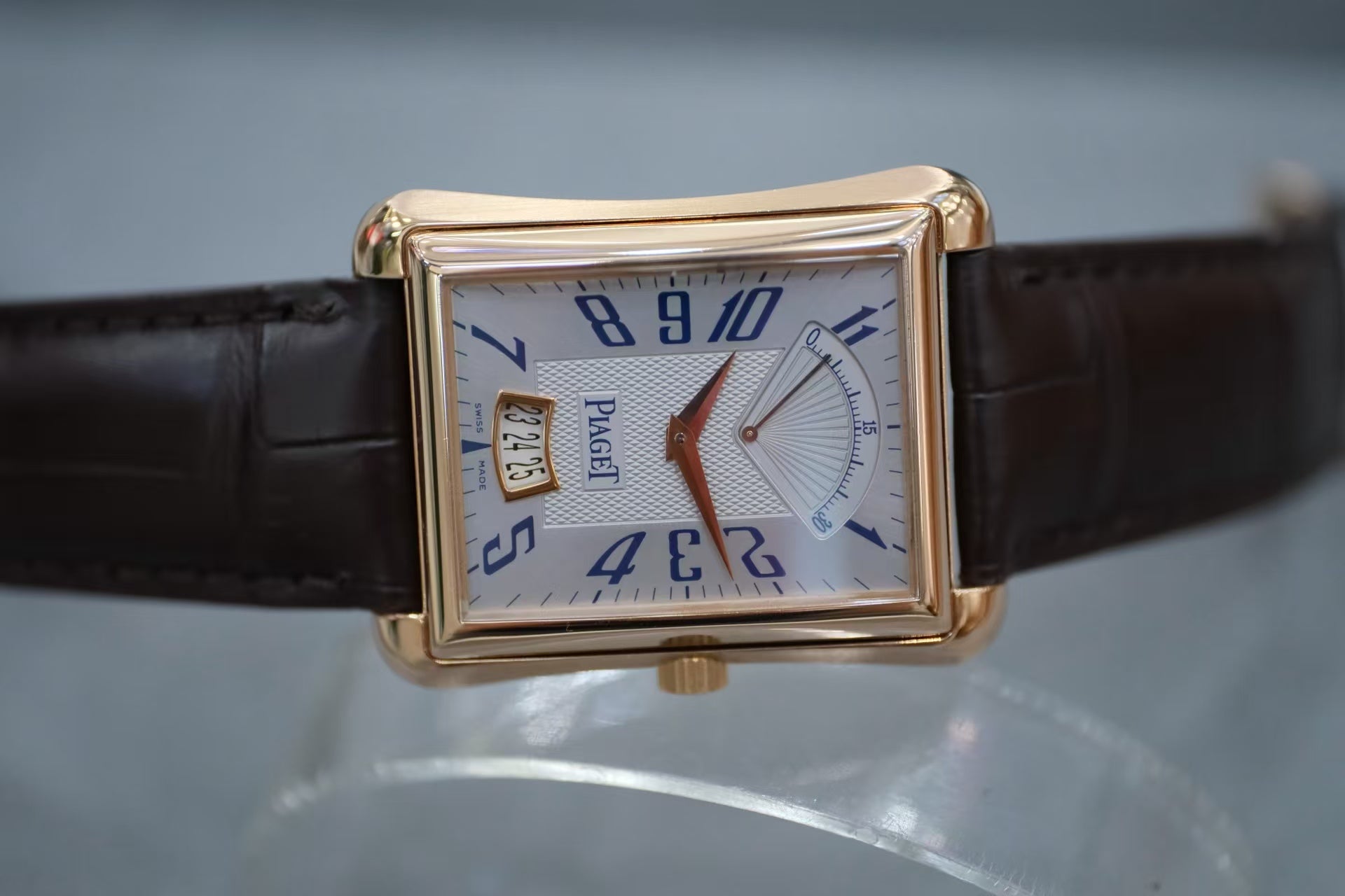 ✦ 伯爵 Piaget 黑带系列 18K玫瑰金 GOA28071 30秒飞返功能腕表