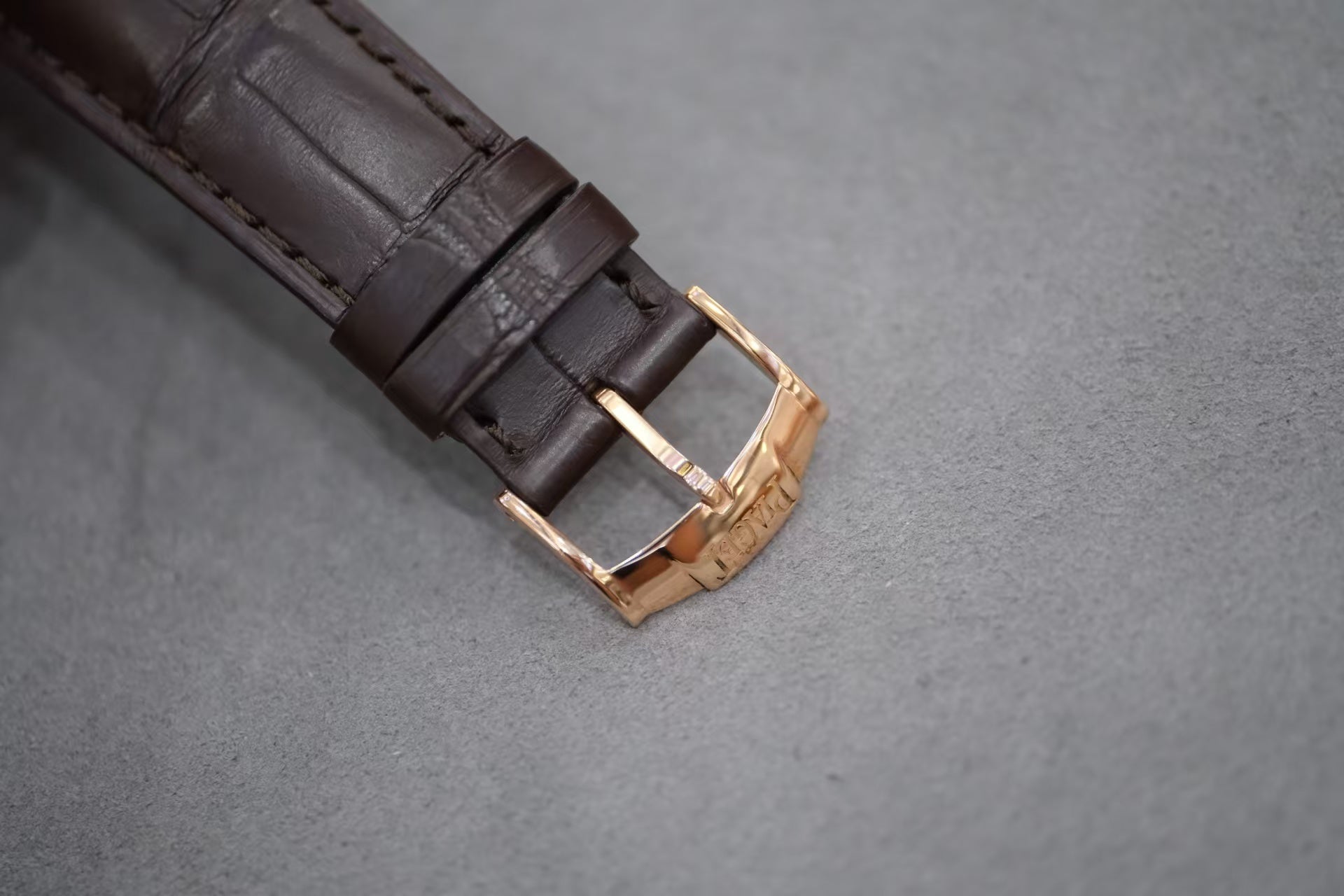 ✦ 伯爵 Piaget 黑带系列 18K玫瑰金 GOA28071 30秒飞返功能腕表