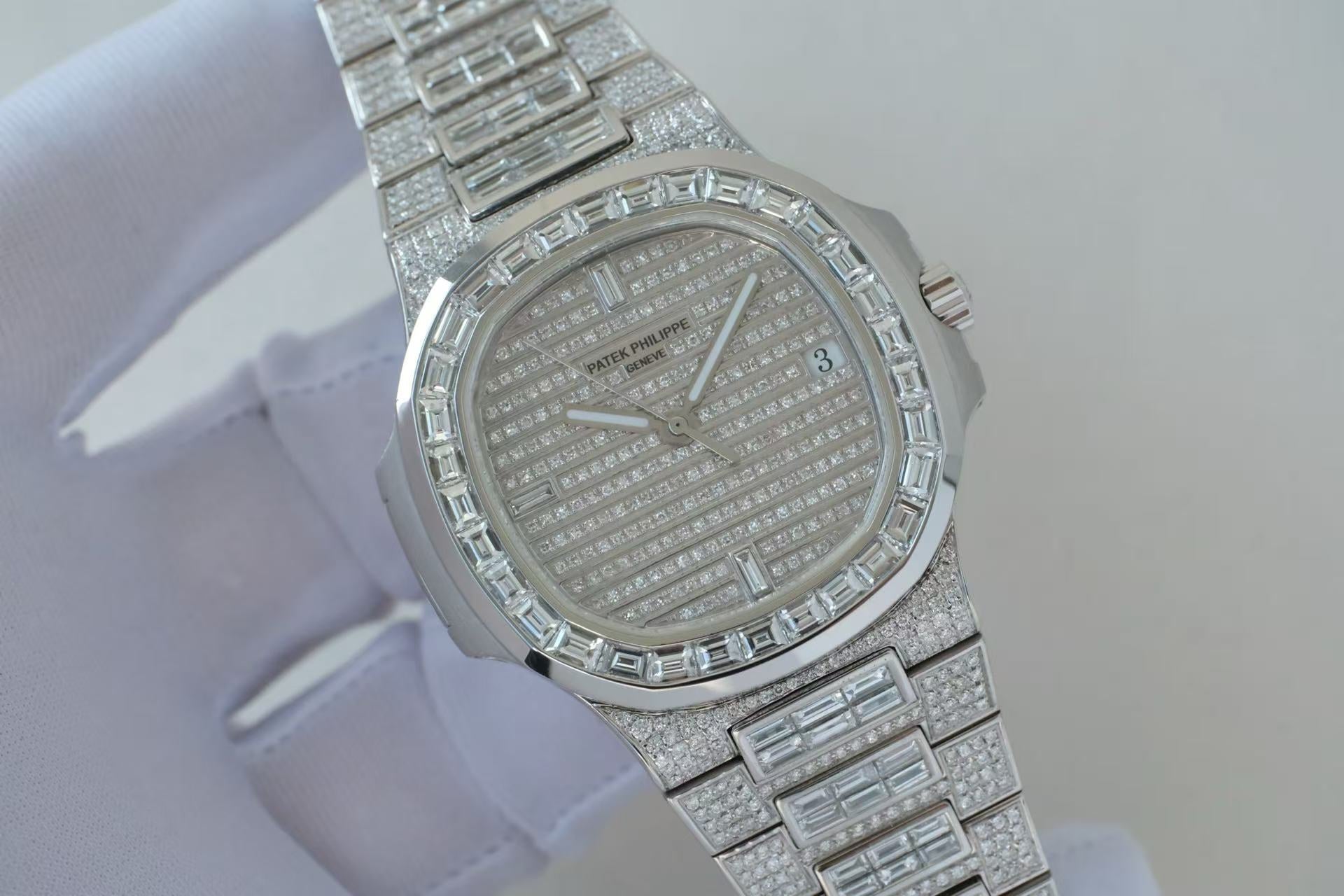 ✦ Patek Philippe Nautilus 40mm with full star pattern 5719/10G-010