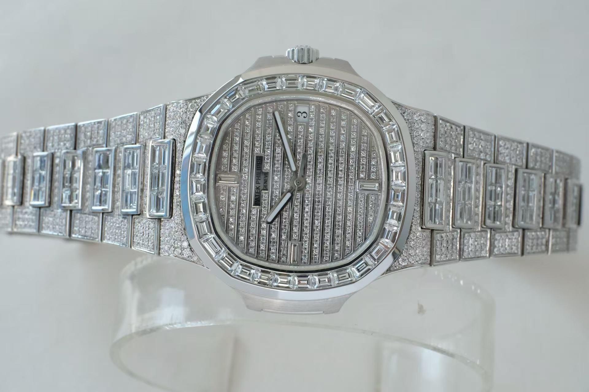 ✦ Patek Philippe Nautilus 40mm with full star pattern 5719/10G-010