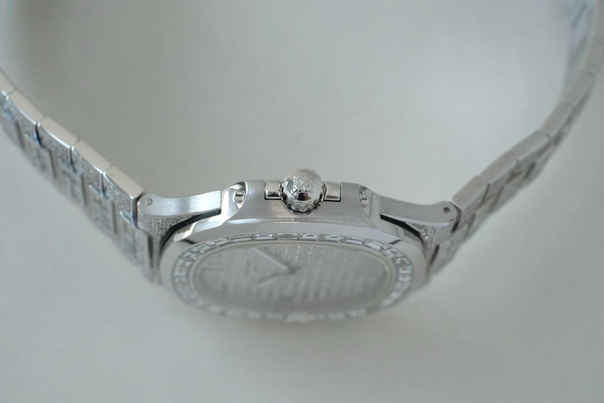 ✦ Patek Philippe Nautilus 40mm with full star pattern 5719/10G-010