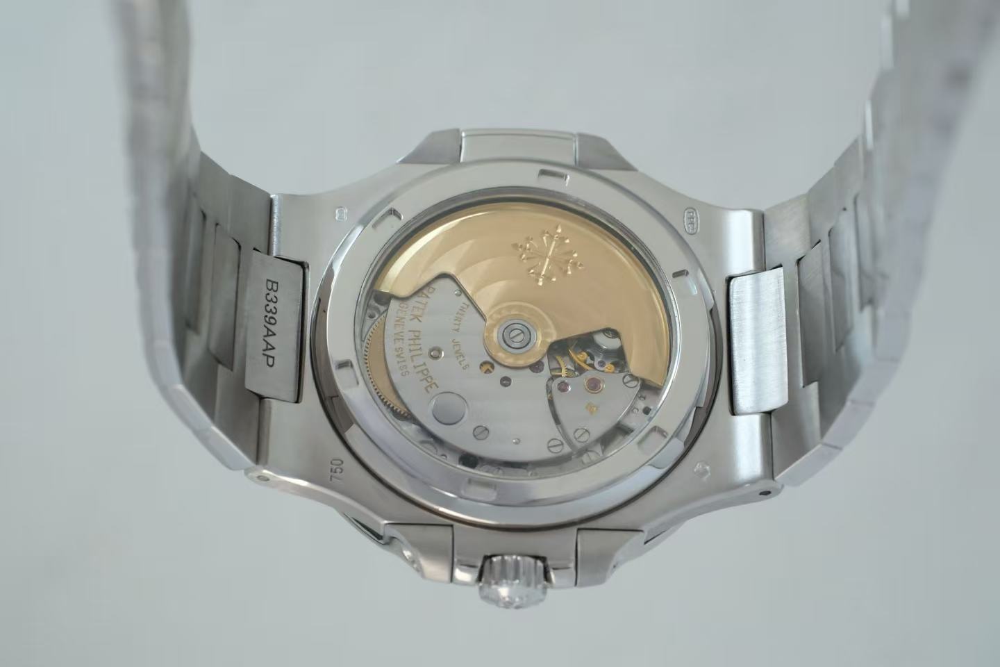 ✦ Patek Philippe Nautilus 40mm with full star pattern 5719/10G-010