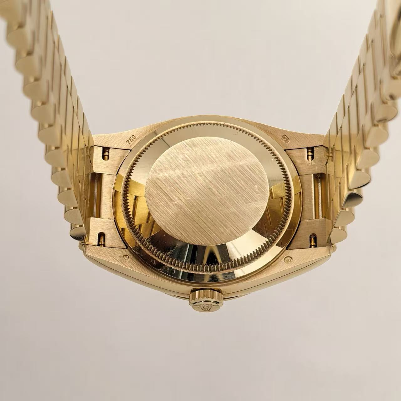 ✦ Rolex Day-Date 36mm 18K Yellow Gold with Diamond and Gemstone Hourmarks m128238